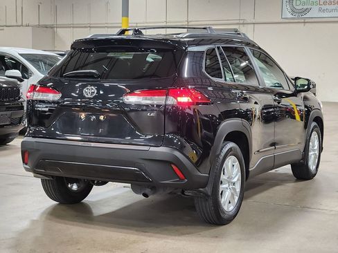 Used 2023 Toyota Corolla Cross LE image 9