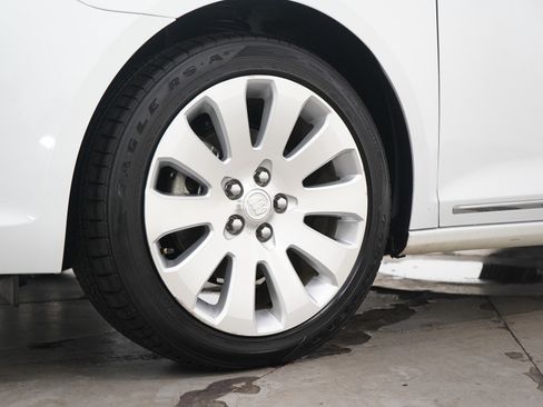 Used 2014 Buick LaCrosse Premium w/ Driver Confidence Package image 27