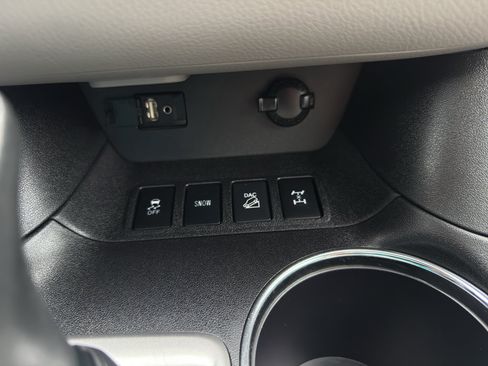 Used 2016 Toyota Highlander XLE AWD/4WD image 20