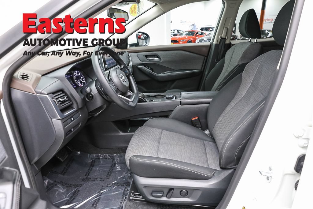 Used 2023 Nissan Rogue SV AWD/4WD image 14