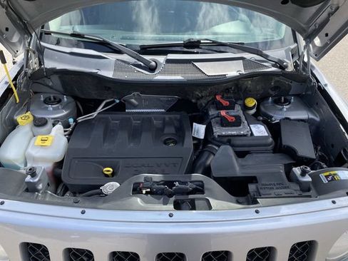 Used 2016 Jeep Patriot Latitude AWD/4WD image 26