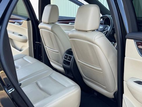 Used 2017 Cadillac XT5 Premium Luxury FWD image 38