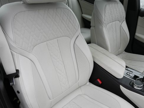 Certified 2023 BMW 540i w/ Dynamic Handling Package image 13