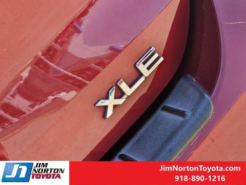 Used 2023 Toyota Highlander XLE FWD image 12
