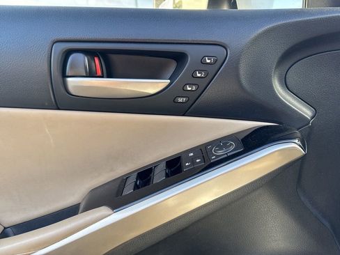 Used 2018 Lexus IS 300 AWD w/ Comfort Package image 12