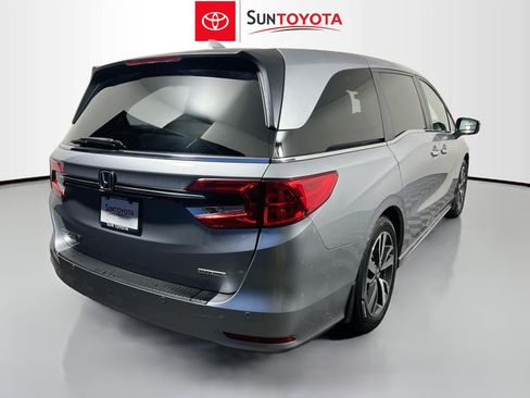 Used 2023 Honda Odyssey Touring image 4