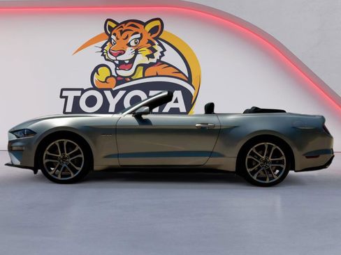 Used 2022 Ford Mustang GT Premium w/ Equipment Group 401A RWD image 8
