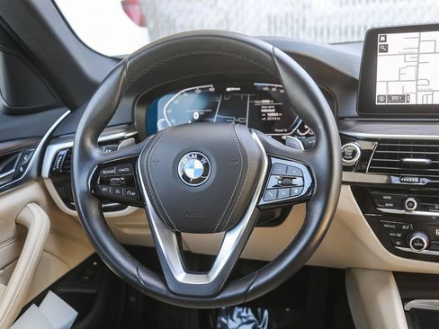 Certified 2023 BMW 530e w/ Convenience Package RWD image 12