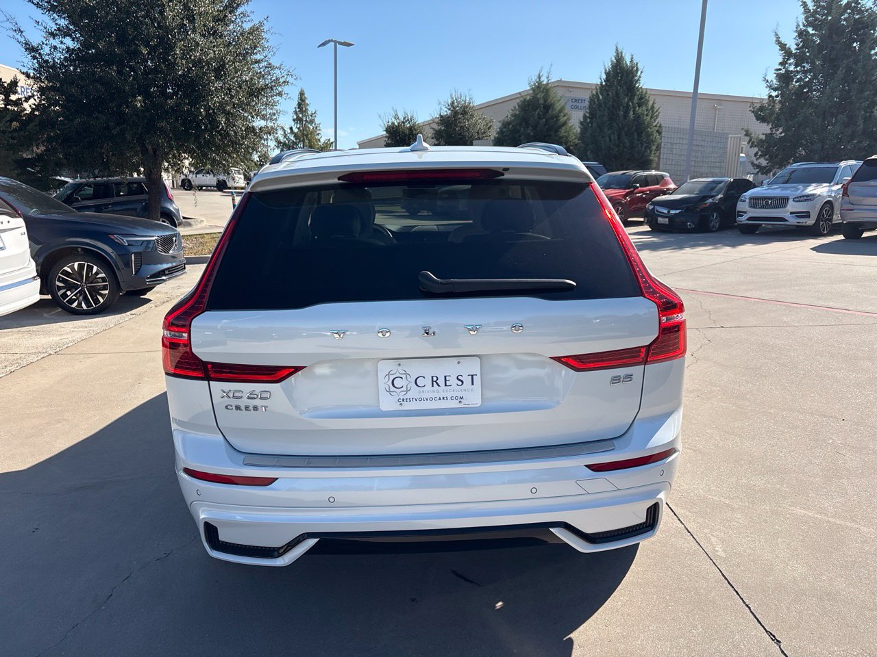 Used 2023 Volvo XC60 B5 Plus w/ Climate Package FWD image 6