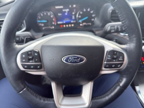 Used 2021 Ford Explorer Limited w/ Equipment Group 301A image 16