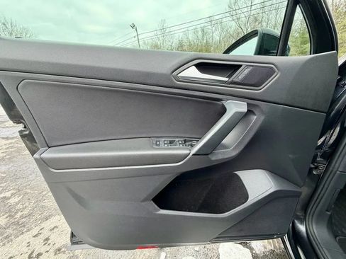Used 2019 Volkswagen Tiguan SEL AWD/4WD image 12