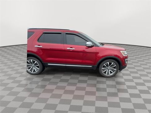 Used 2016 Ford Explorer Platinum image 9
