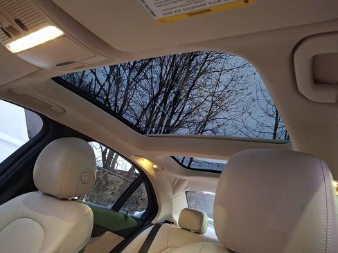 Used 2016 Mercedes-Benz C 300 4MATIC Sedan image 10