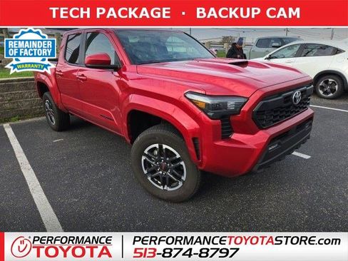 Used 2025 Toyota Tacoma TRD Sport image 1