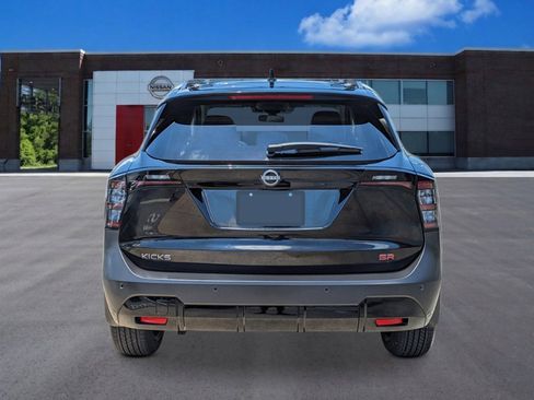 New 2026 Nissan Kicks SR FWD image 4