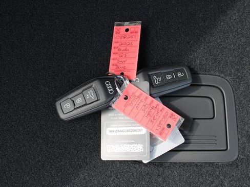 Certified 2025 Audi Q5 Premium Plus w/ Premium Plus image 32