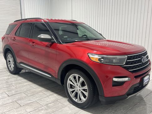 Used 2020 Ford Explorer XLT w/ Equipment Group 202A image 7