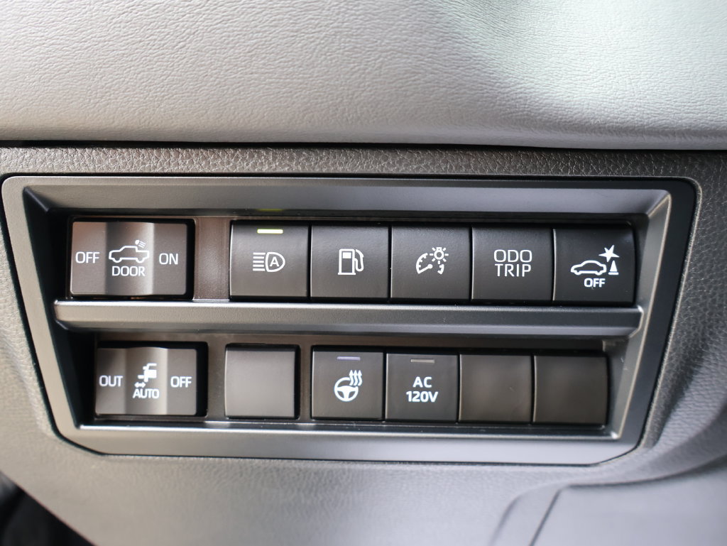Used 2023 Toyota Tundra Platinum w/ Advanced Package AWD/4WD image 12