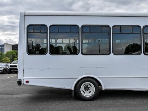 Used 2017 Ford E-450 and Econoline 450 Super Duty w/ Shuttle Bus Prep Package RWD image 4