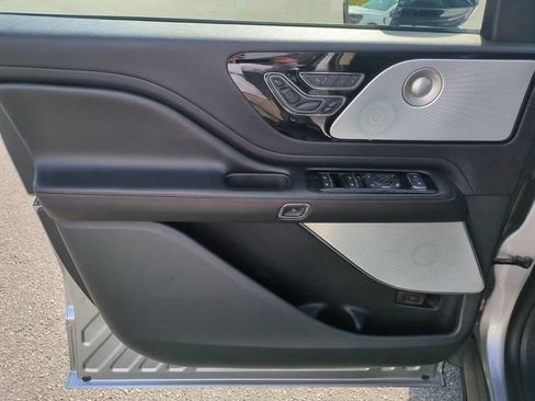 Used 2021 Lincoln Aviator Reserve w/ Equipment Group 202A AWD/4WD image 12