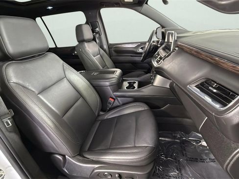 Used 2023 Chevrolet Suburban LT image 35