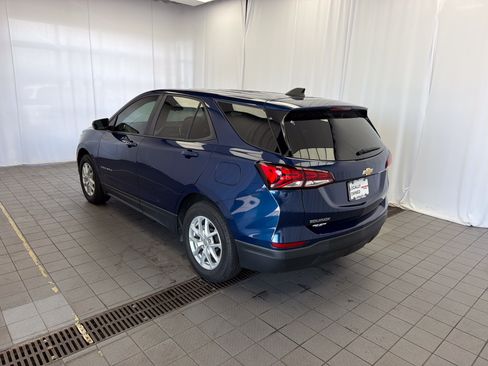 Used 2023 Chevrolet Equinox LS w/ LS Convenience Package FWD image 6