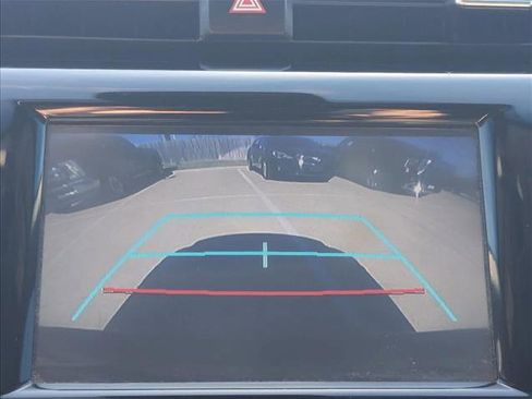 Used 2020 Toyota Camry SE image 14