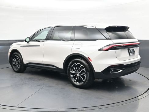 Used 2024 Lincoln Nautilus Premier AWD/4WD image 6