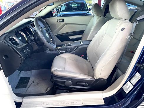 Used 2011 Ford Mustang Coupe w/ 101A Rapid Spec Order Code RWD image 9