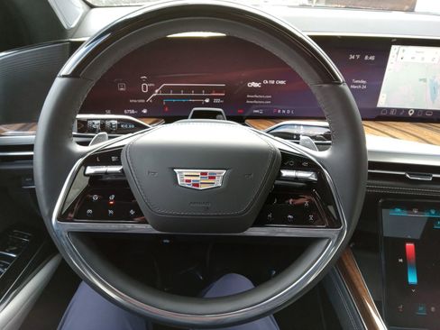 Used 2025 Cadillac Escalade Sport Platinum w/ LPO, ONYX Package image 14