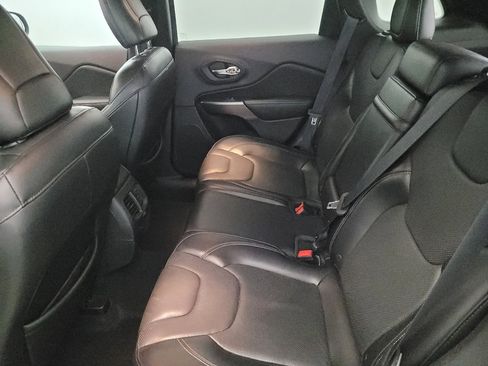 Used 2019 Jeep Cherokee Limited AWD/4WD image 18