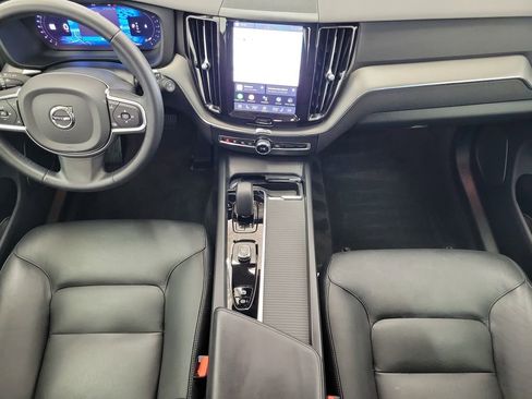 Used 2024 Volvo XC60 B5 Core AWD/4WD image 16