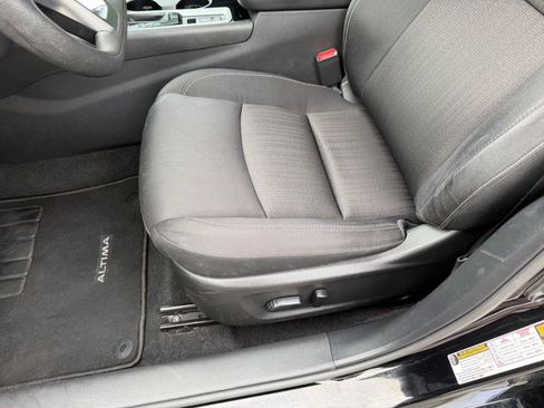 Used 2024 Nissan Altima 2.5 SV AWD/4WD image 13