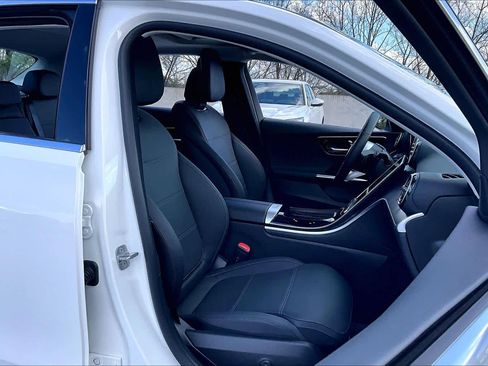 Used 2025 Mercedes-Benz C 300 C 300 image 9
