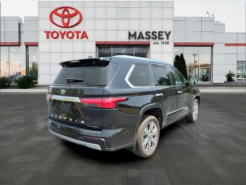 Used 2025 Toyota Sequoia Capstone AWD/4WD image 3