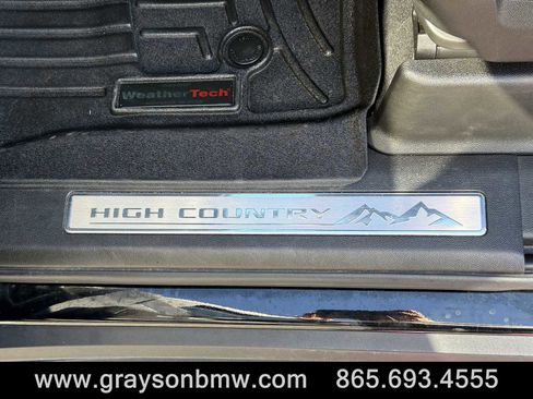 Used 2021 Chevrolet Suburban High Country w/ Premium Package image 14