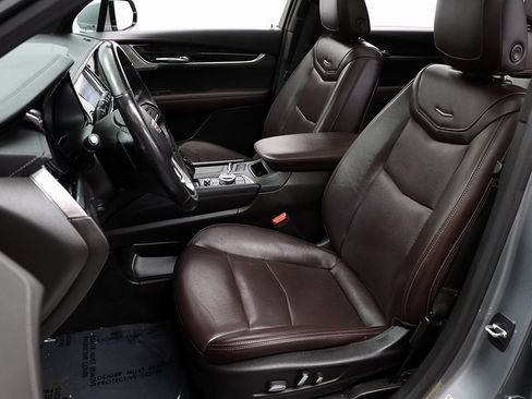 Used 2023 Cadillac XT6 Premium Luxury image 9