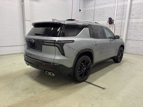 Used 2026 Chevrolet Traverse High Country AWD/4WD image 3
