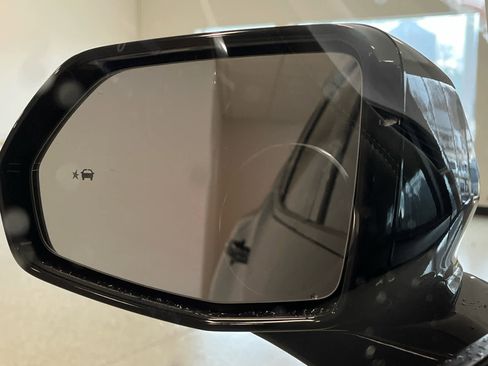 Used 2024 Chevrolet Blazer LT w/ Convenience Package image 21