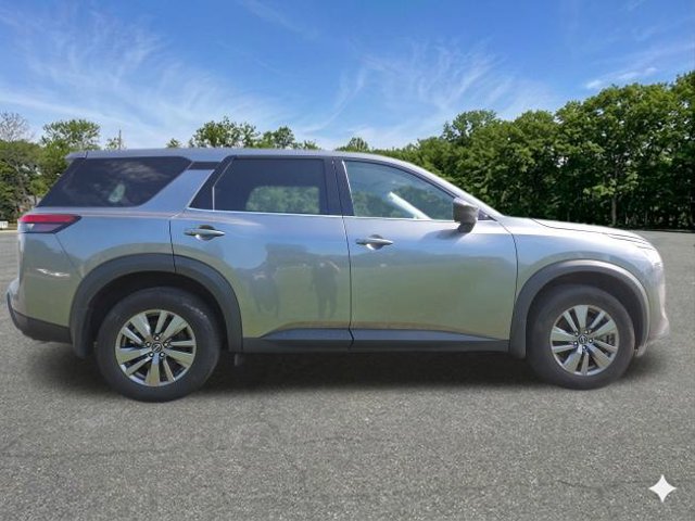 Used 2025 Nissan Pathfinder S AWD/4WD image 5