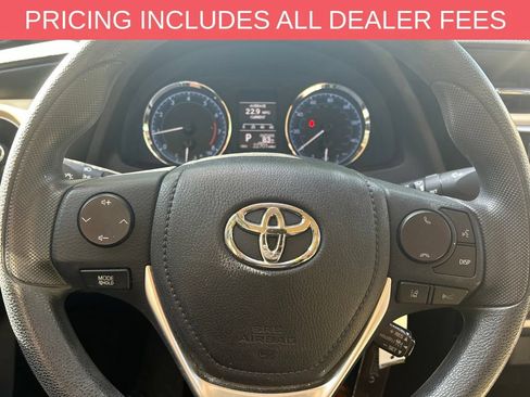 Used 2017 Toyota Corolla LE w/ LE Premium Package w/Moonroof FWD image 13