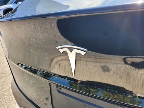 Used 2023 Tesla Model 3 Standard Range image 12