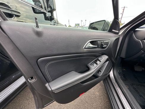 Used 2016 Mercedes-Benz GLA 250 4MATIC image 10