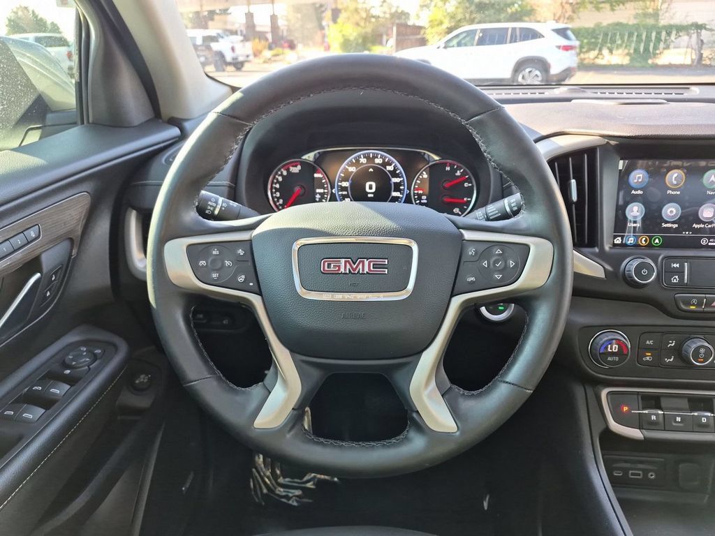 Used 2023 GMC Terrain Denali w/ Denali Premium Package AWD/4WD image 18