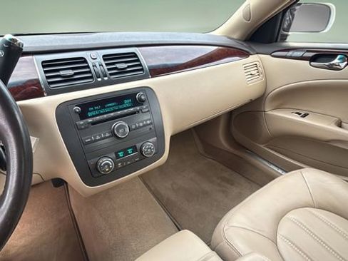 Used 2011 Buick Lucerne CXL image 24