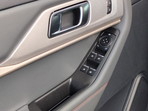 New 2025 Ford Explorer Active w/ Active Comfort Package image 7