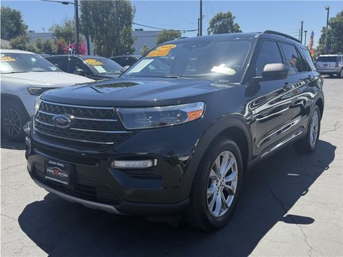 Used 2020 Ford Explorer XLT w/ Equipment Group 202A AWD/4WD image 3