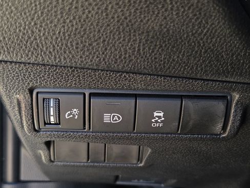 Used 2026 Toyota Corolla Cross LE FWD image 25