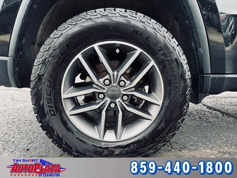 Used 2019 Jeep Grand Cherokee Limited image 20