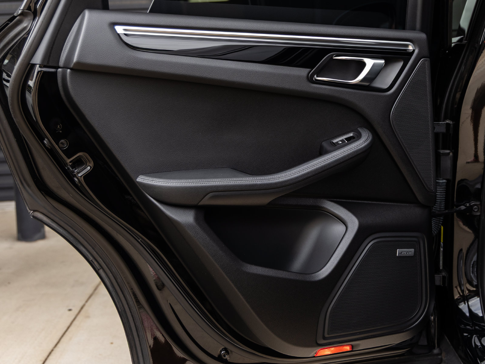 Certified 2019 Porsche Macan S AWD/4WD image 34